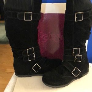 Tall Boot with buckles